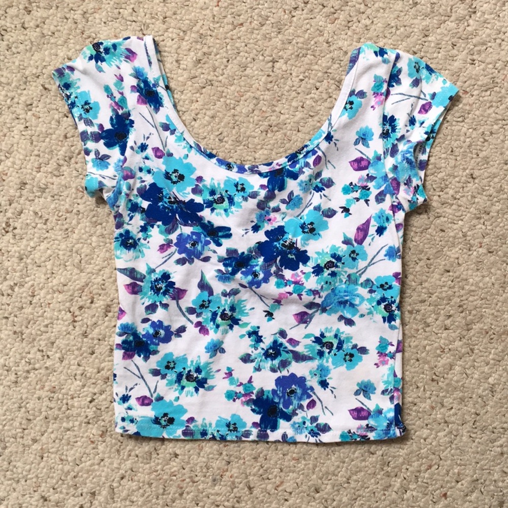 Floral pattern crop top